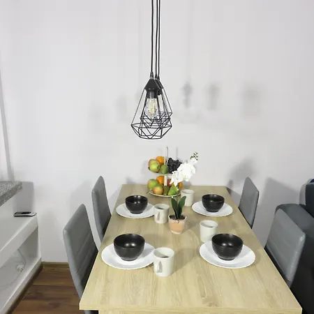 Uroczy Apartament Dla 4 Osob Warsaw Exterior photo